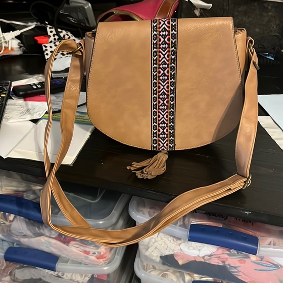 T-Shirt & Jeans Handbags - NWOT SADDLE BAG
